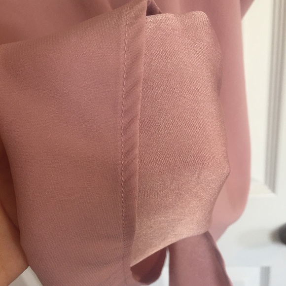 SOON Maternity dress ‘Cara Drape’ AU brand. Silky - Picture 7 of 8